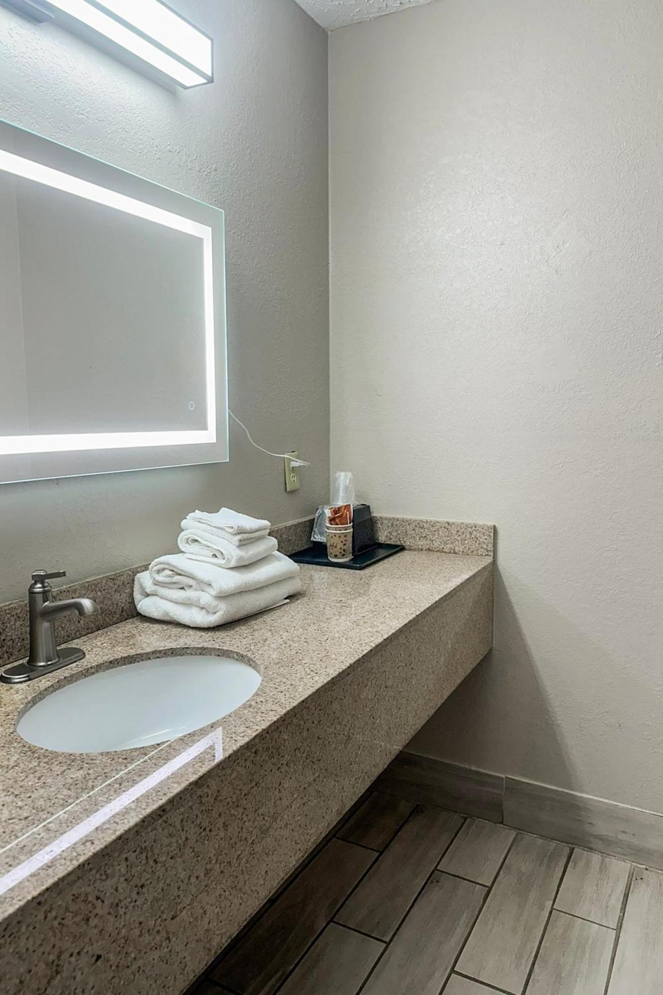 Regal Inn Guntersville By Oyo Hwy 431 Εξωτερικό φωτογραφία